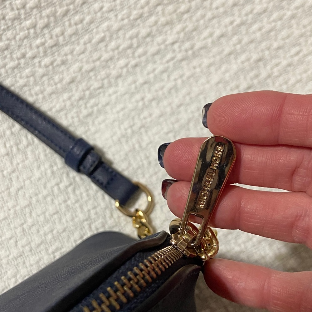 Michael Kors Medium Jet Set Emmy Dome Crossbody - Picture 11 of 14